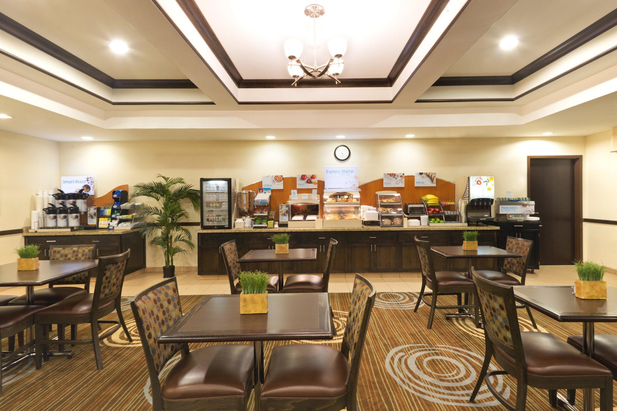 Holiday Inn Express Richfield By Ihg Exterior foto